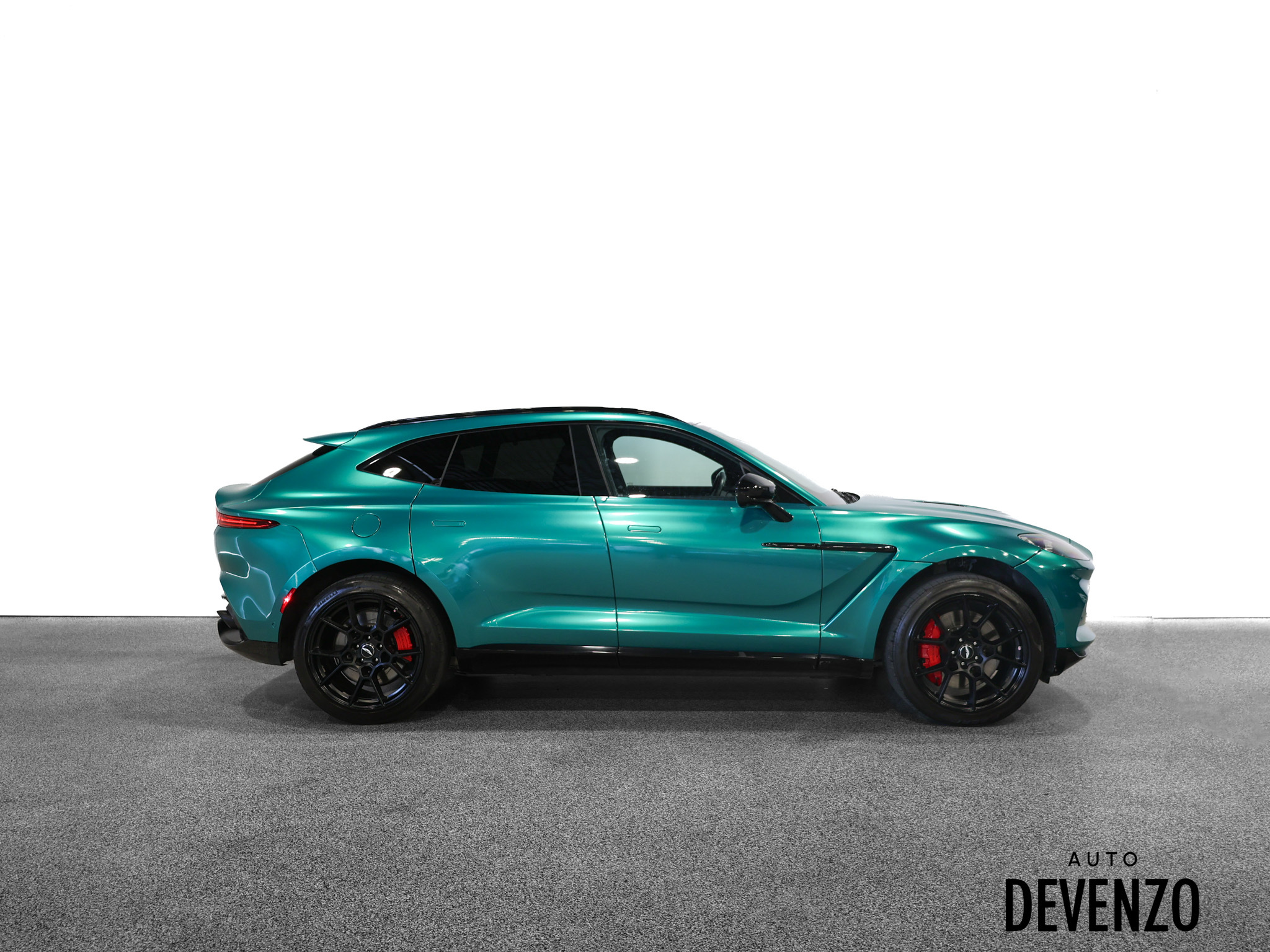 2022 Aston Martin DBX