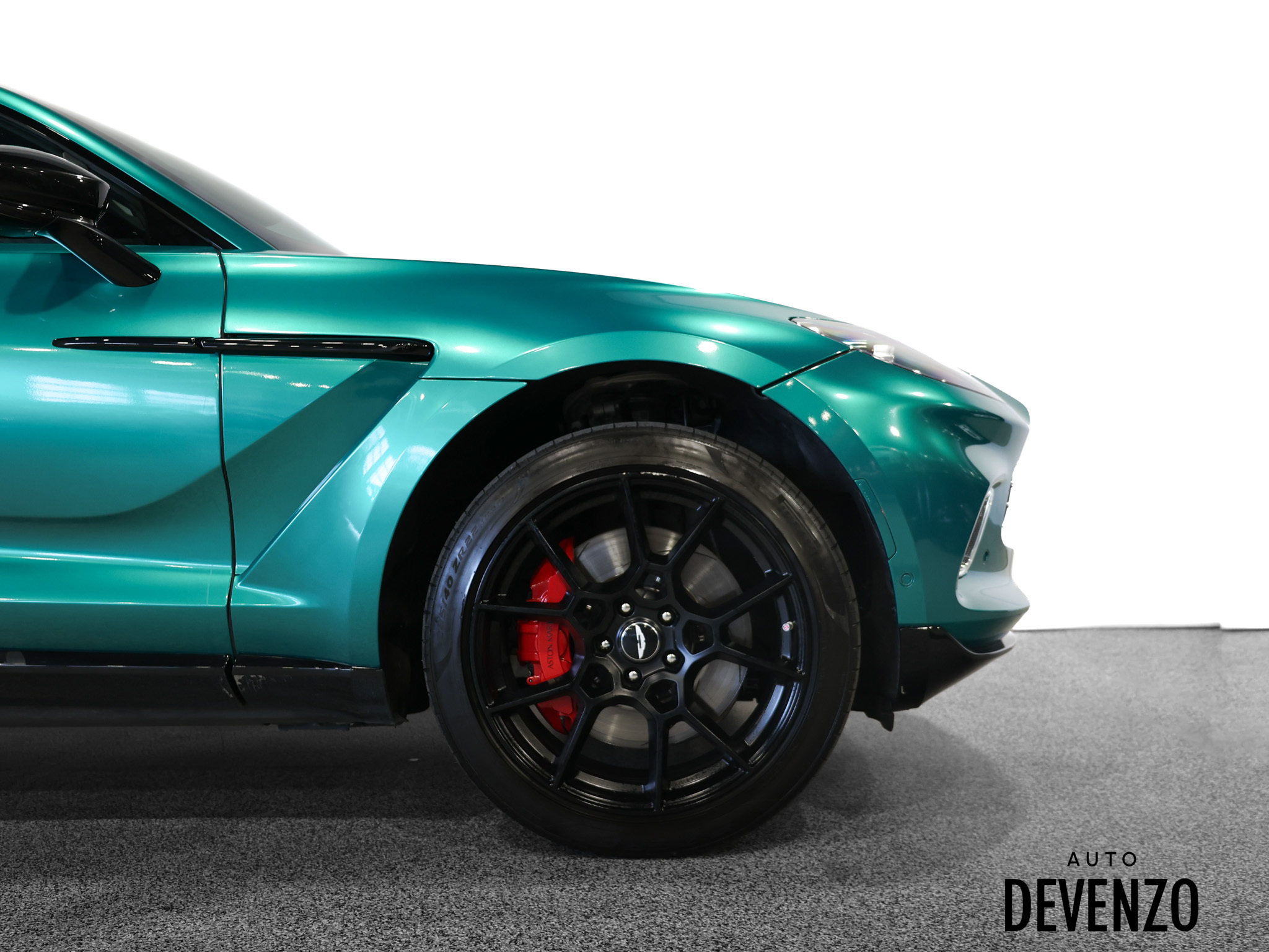 2022 Aston Martin DBX