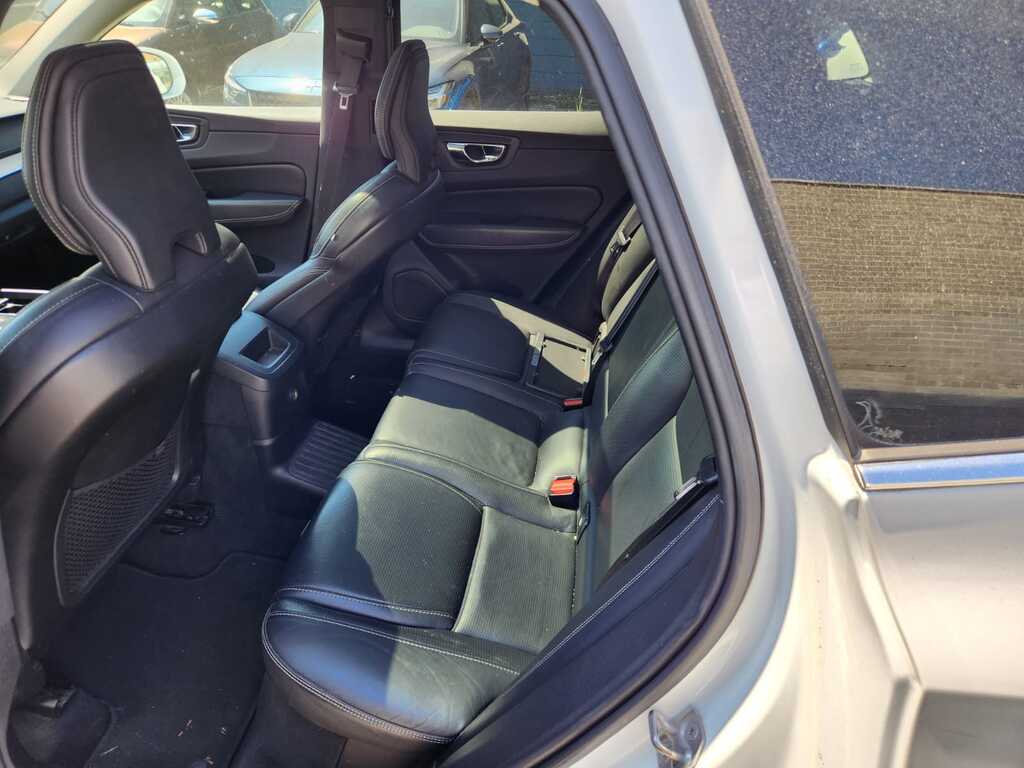 2019 Volvo XC60 Hybrid T8 Inscription, Vancouver, Cash