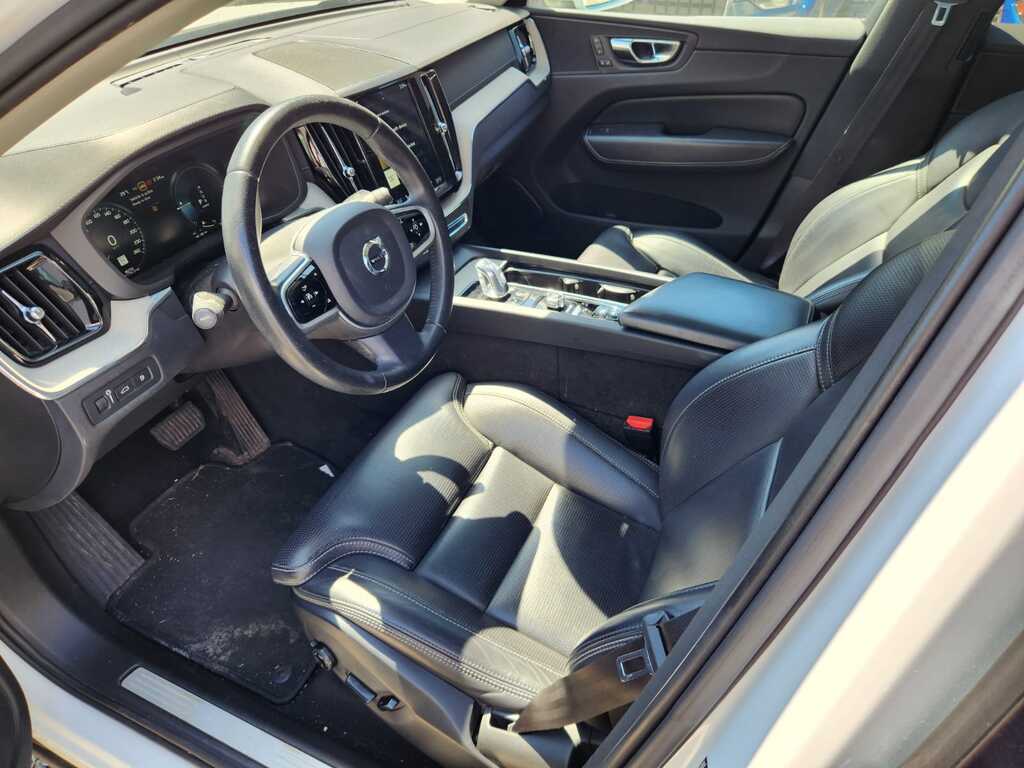 2019 Volvo XC60 Hybrid T8 Inscription, Vancouver, Cash