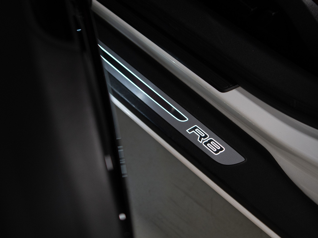 2011 Audi R8 4.2, Toronto, Cash