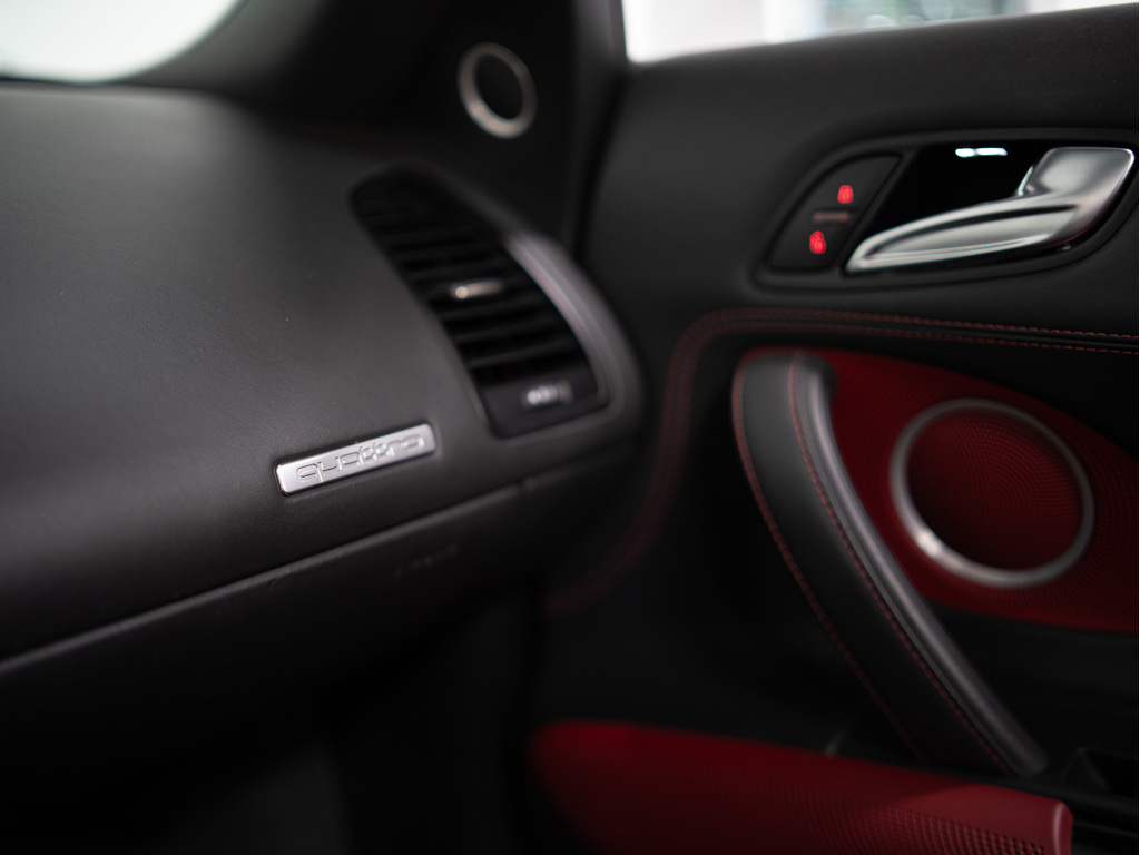 2011 Audi R8 4.2, Toronto, Cash