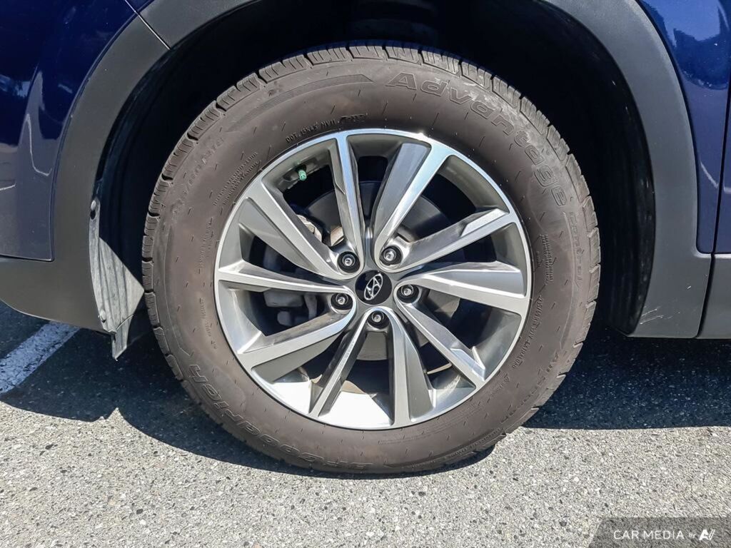 2020 Hyundai Santa Fe Preferred AWD with Sun and Leather Package, Vancouver, Cash