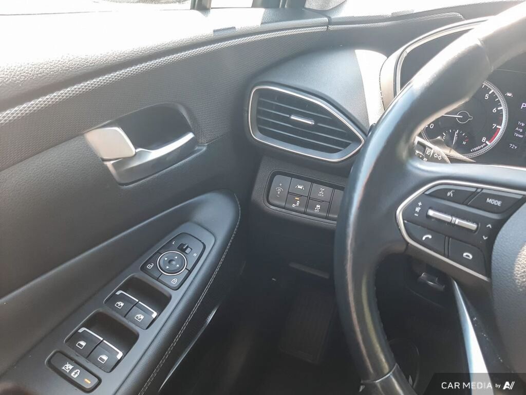 2020 Hyundai Santa Fe Preferred AWD with Sun and Leather Package, Vancouver, Cash