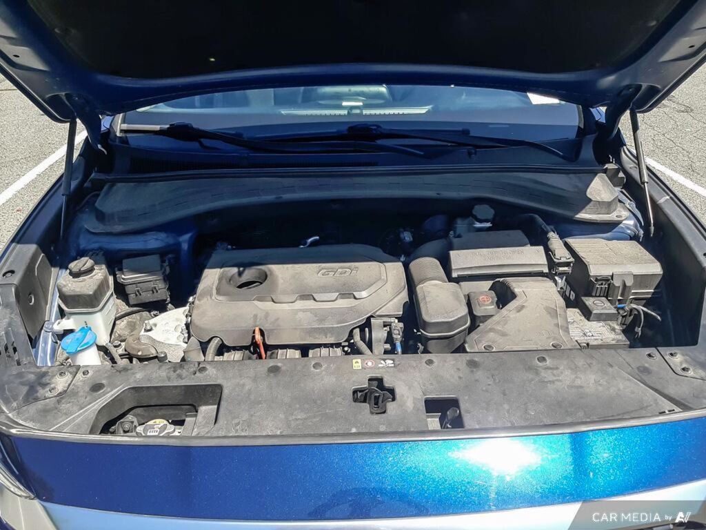 2020 Hyundai Santa Fe Preferred AWD with Sun and Leather Package, Vancouver, Cash