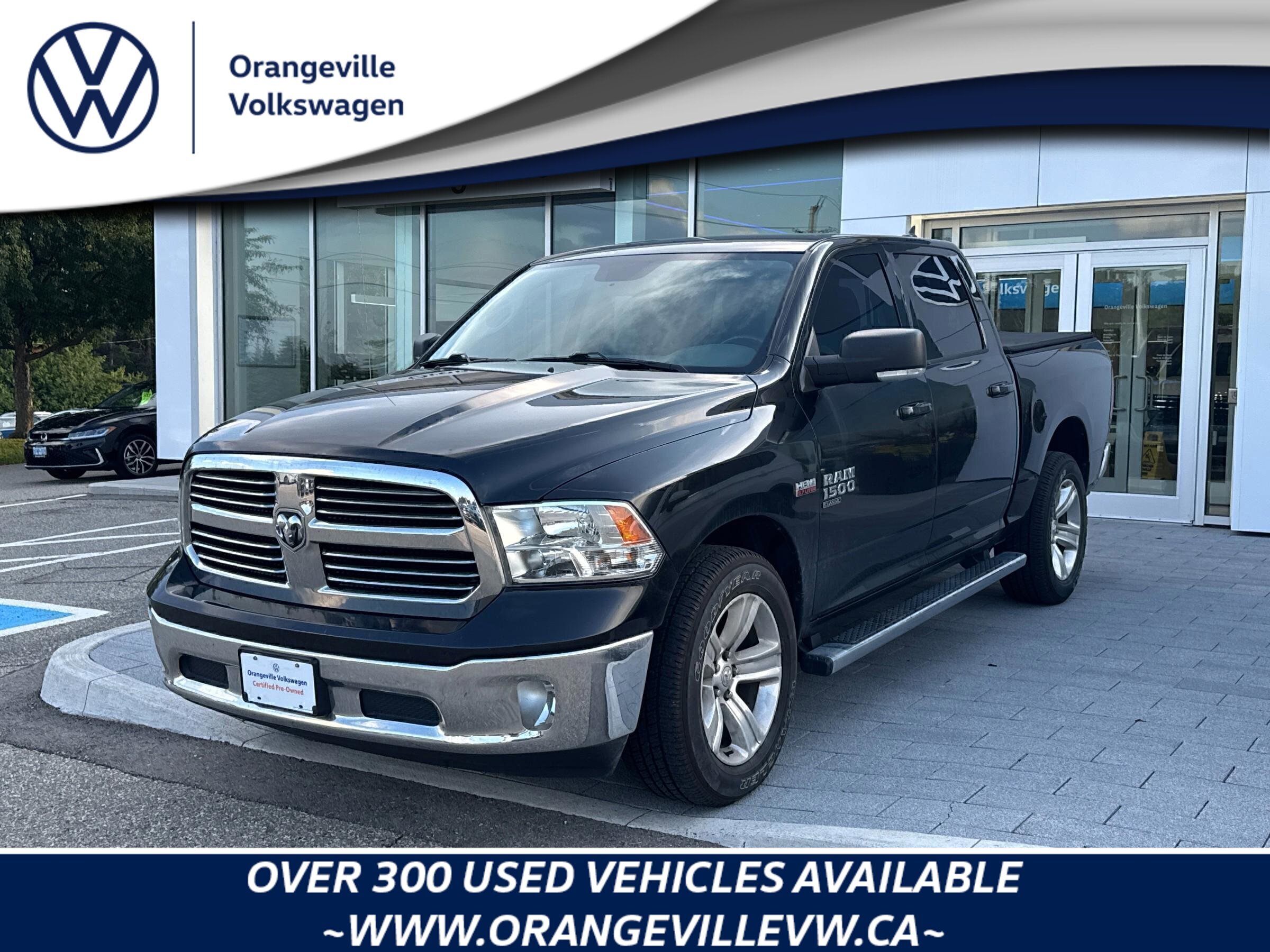 2019 Ram 1500 Classic SLTONE-OWNER, ACCIDENT-FREE, 5.7L HEMI V8, 8.4 SCR