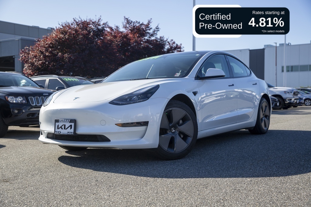 2023 Tesla Model 3 Low km! Priced to Move! AutoPilot!
