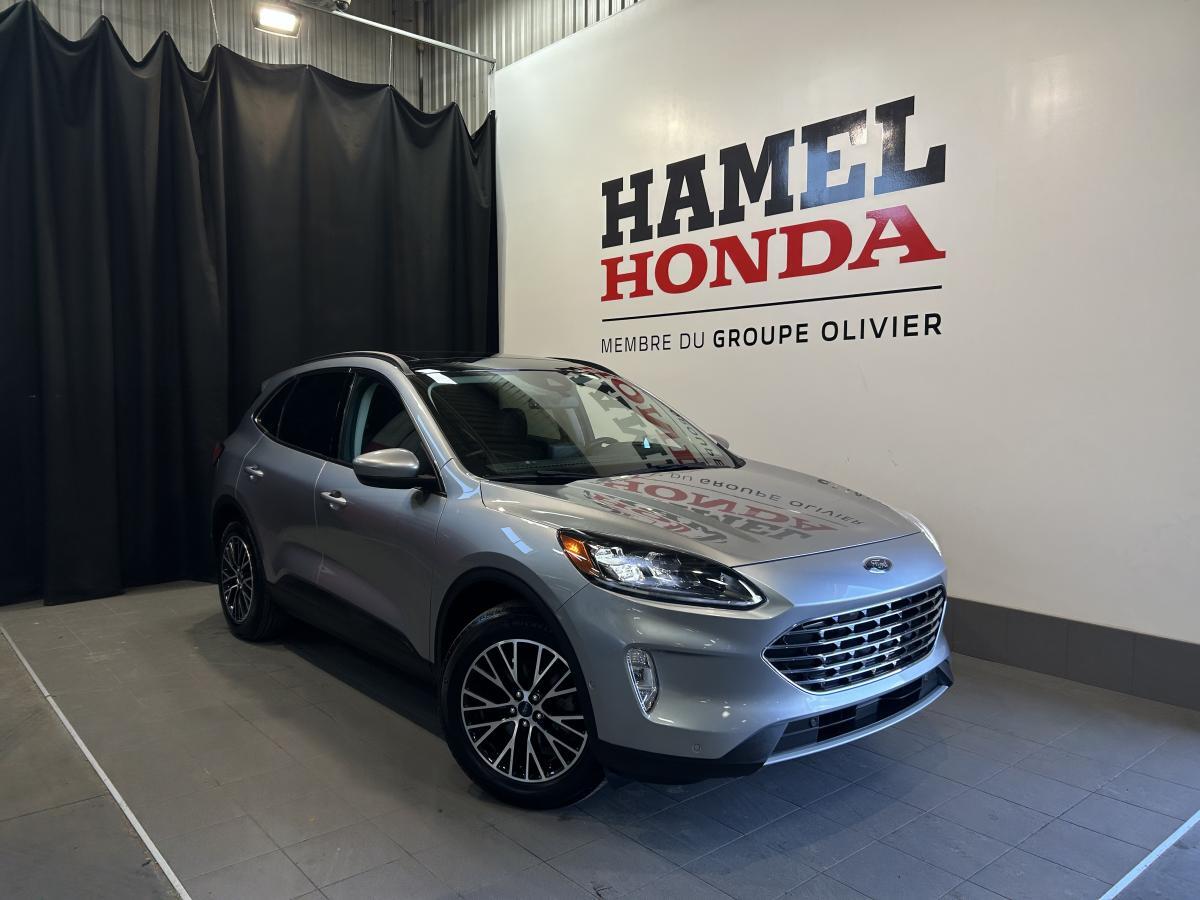 2021 Ford Escape Titanium Toit pano Cuir Audio B&O Navi Carplay