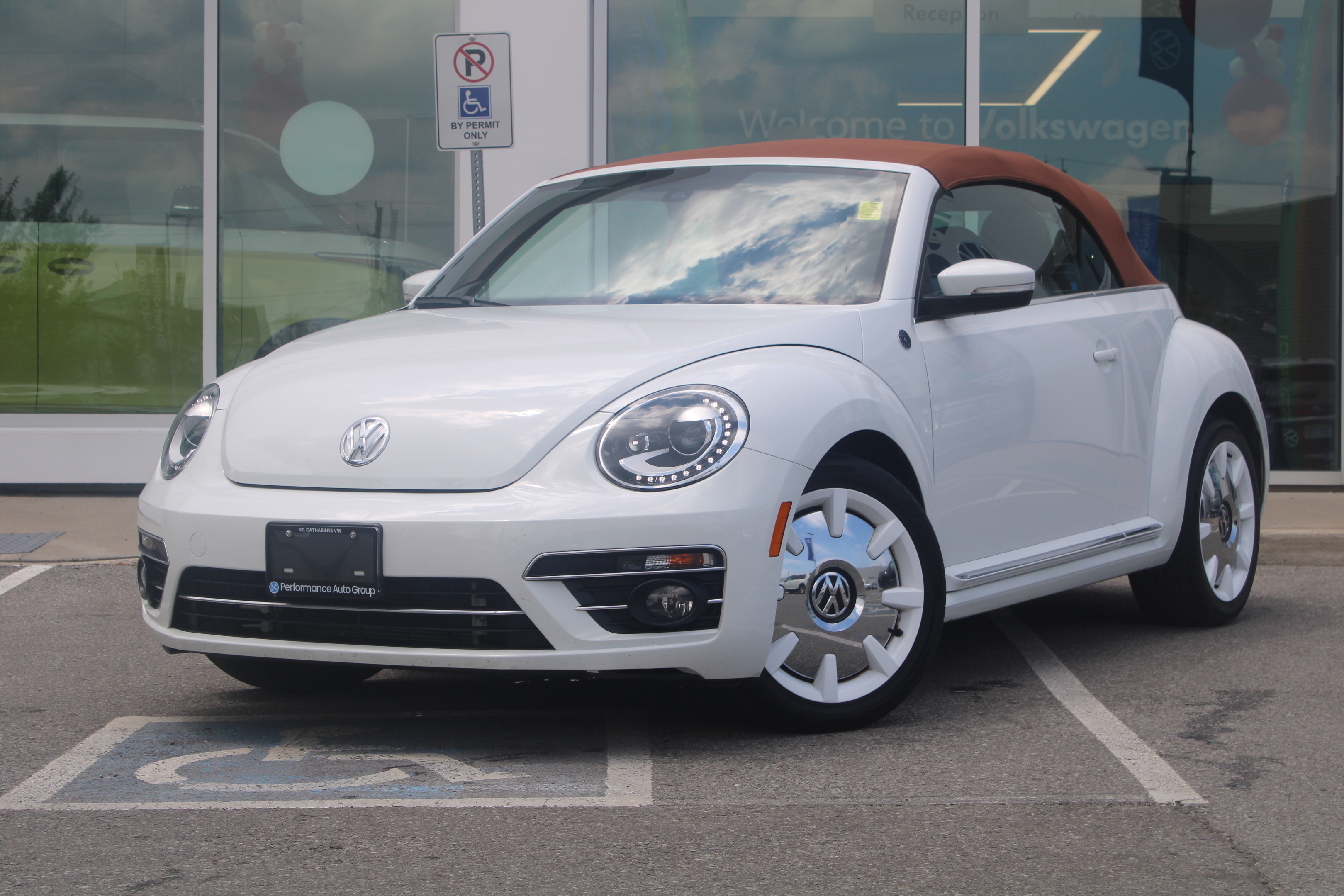 2019 Volkswagen Beetle Convertible Extremely Low Mileage | WOB Ed. | Cabriolet