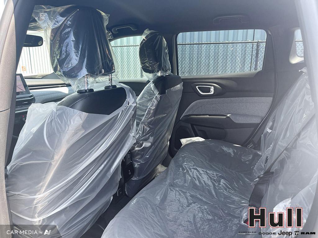 2025 Jeep Compass North, Toronto, Cash