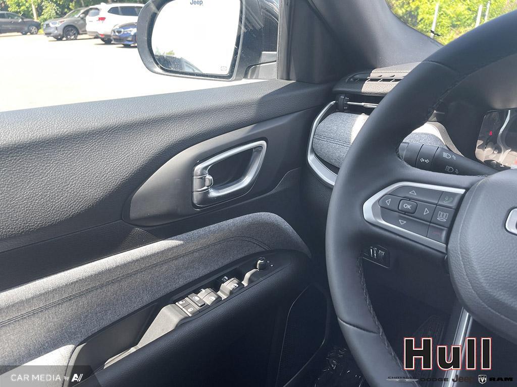 2025 Jeep Compass North, Toronto, Cash