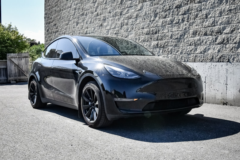 2023 Tesla Model Y BASE  • SUNROOF • NAV • POWER LIFTGATE