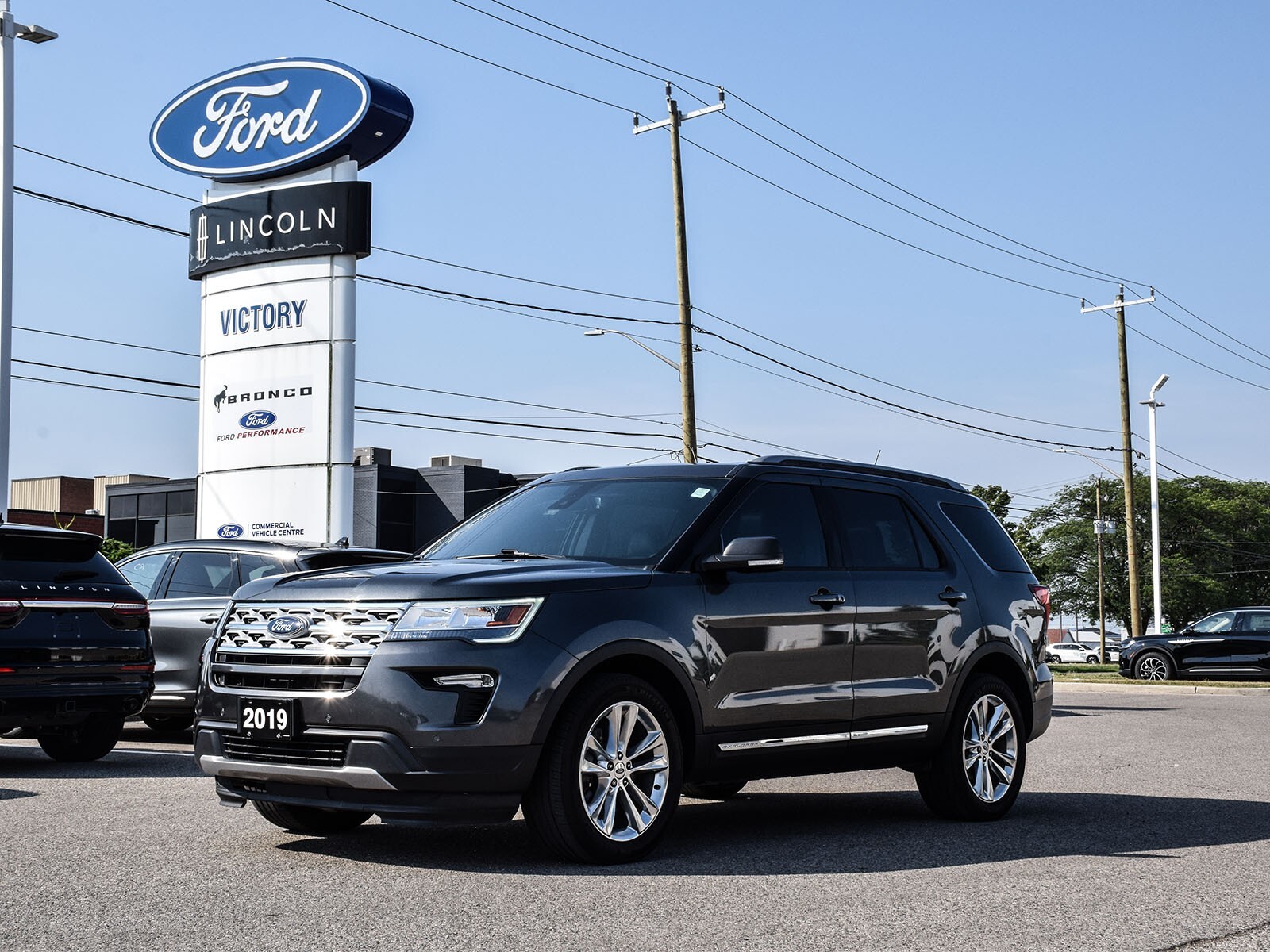 2019 Ford Explorer XLT V6 | ACC + Lane Keeping Aid | Moonroof |