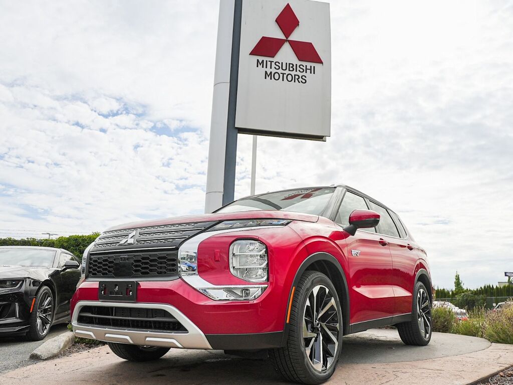 2025 Mitsubishi Outlander PHEV GT S-AWC (Rates @ 3.49%, $5000 after tax rebate)