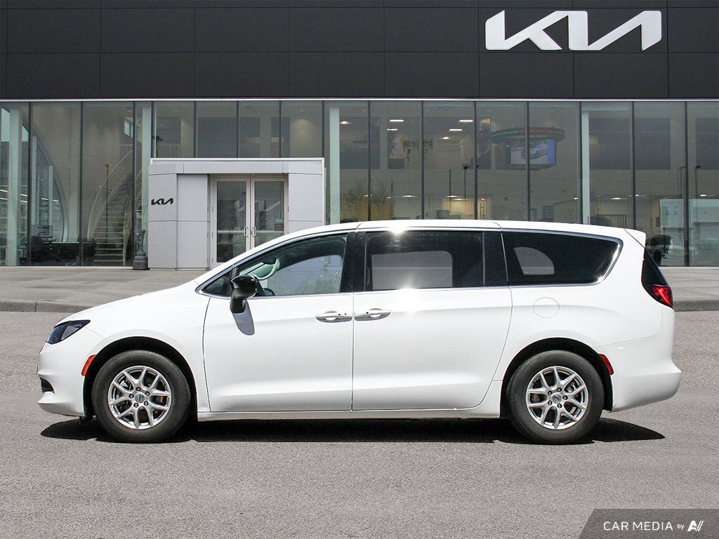 2024 Chrysler Voyager