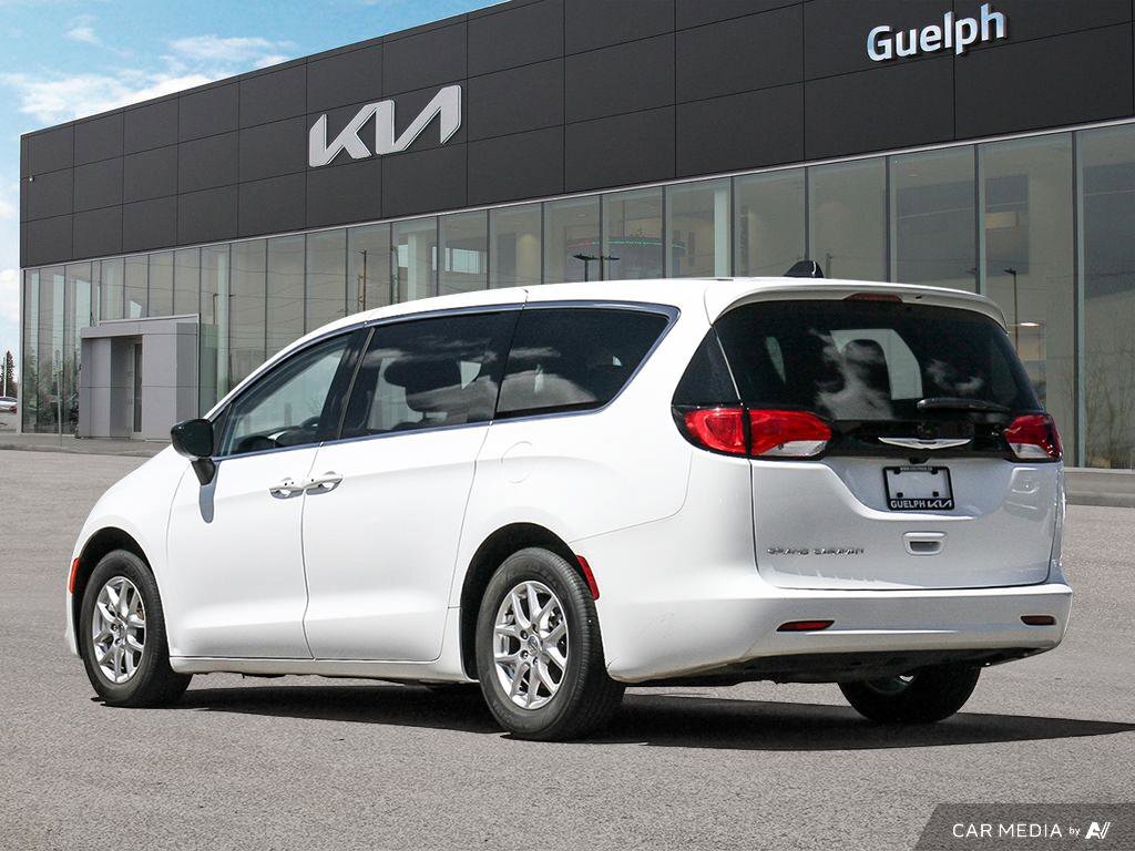 2024 Chrysler Voyager