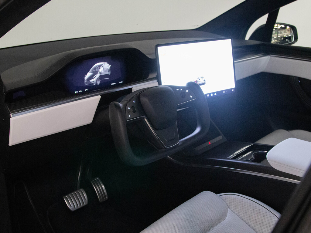 2022 Tesla Model X Plaid, Toronto, Cash
