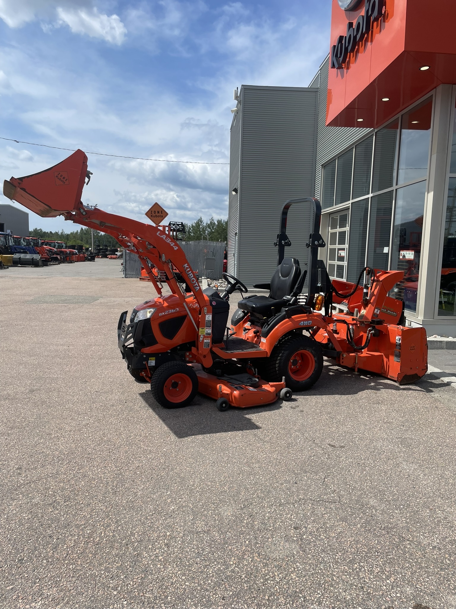 2021 Kubota BX2380-1 