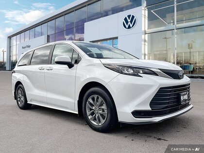 used 2025 Toyota Sienna car, priced at $55,399