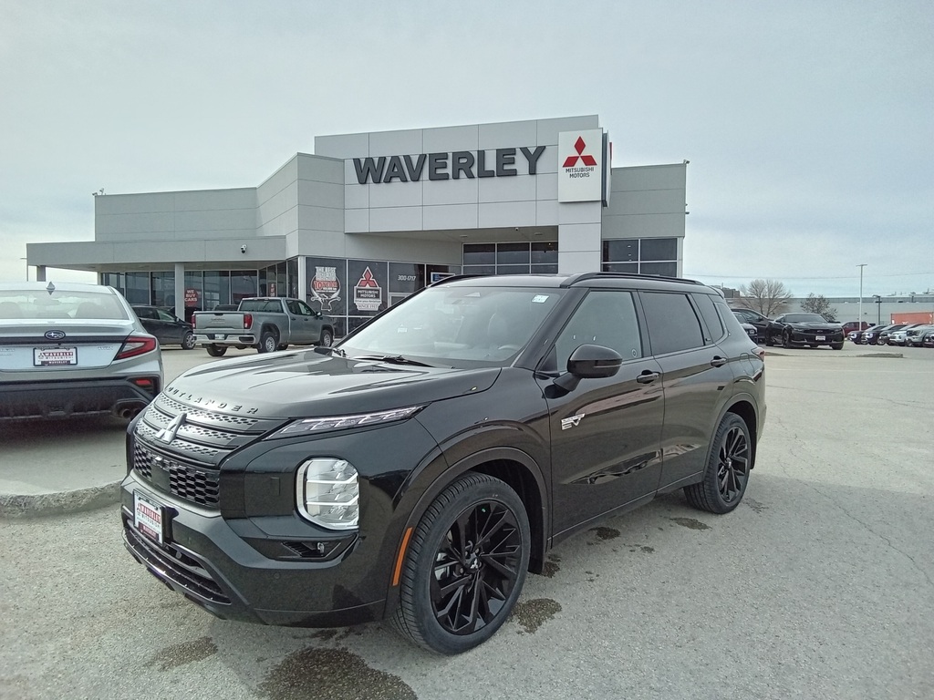 2025 Mitsubishi Outlander PHEV GT NOIR S-AWC | Twin Electric Motor | Navigation