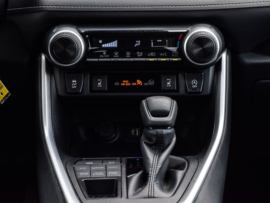 2023 Toyota RAV4 LE, Toronto, Cash