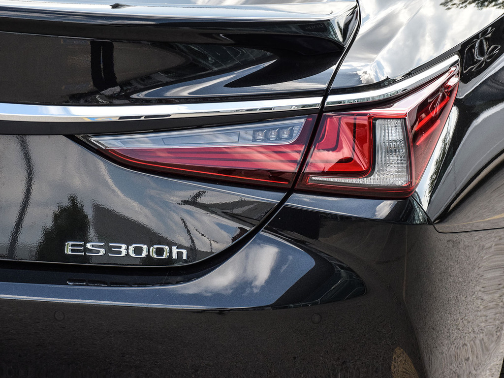 2025 Lexus ES 300h ES 300h, Toronto, Cash