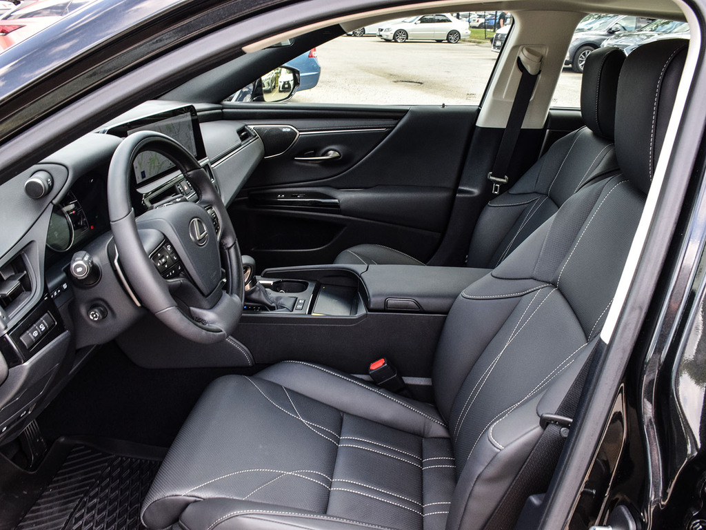 2025 Lexus ES 300h ES 300h, Toronto, Cash