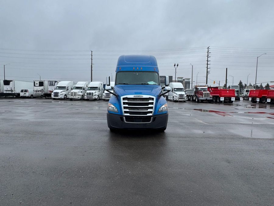 2020 Freightliner Cascadia 