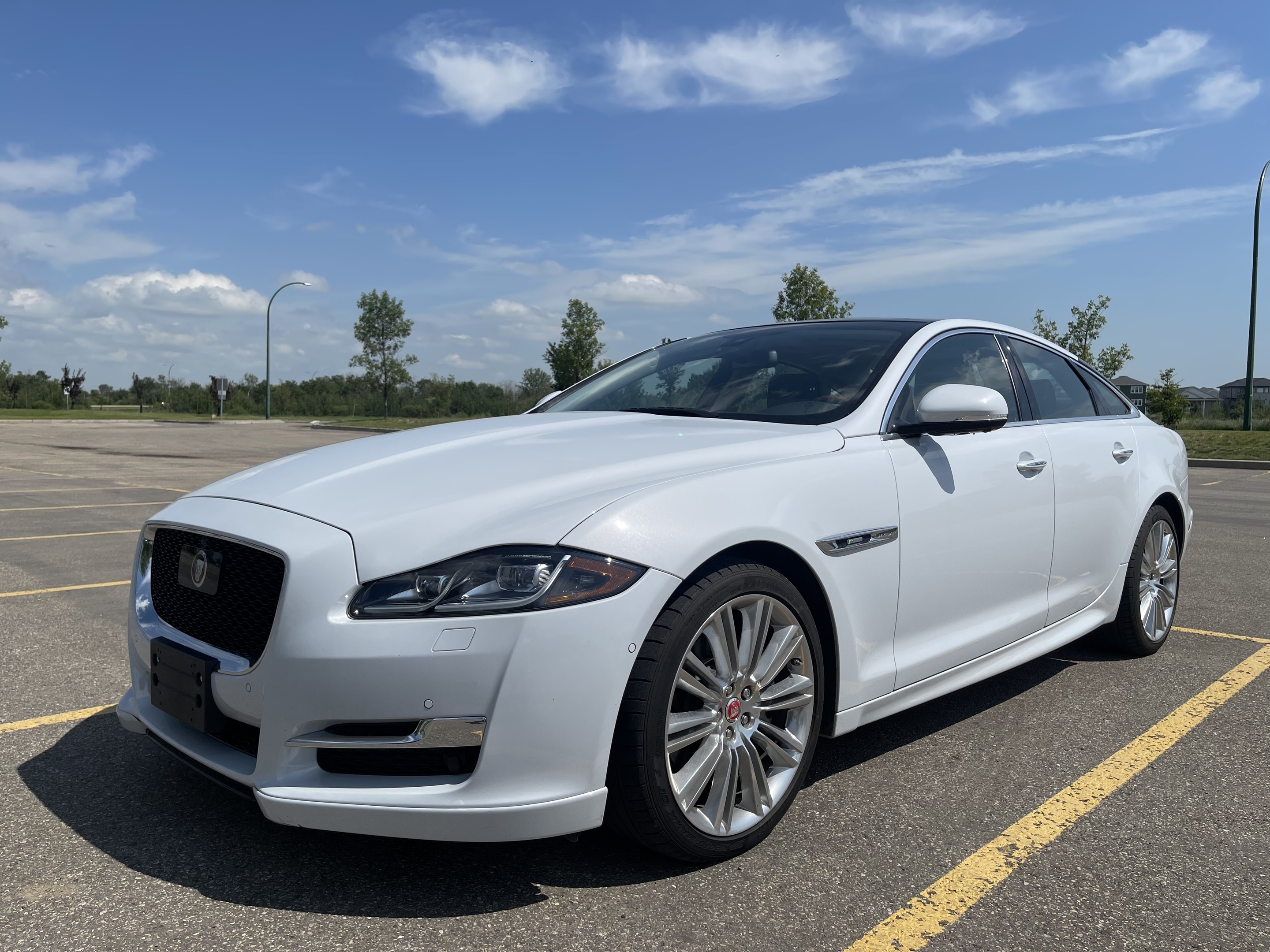 2016 Jaguar XJ 4dr Sdn R-Sport AWD