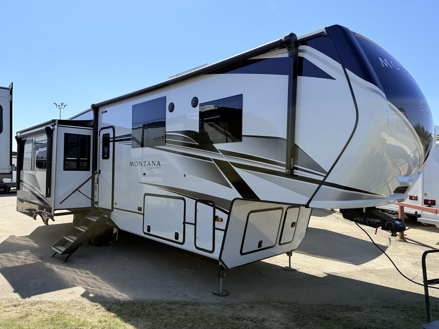 2025 Keystone RV Montana 3231 CK