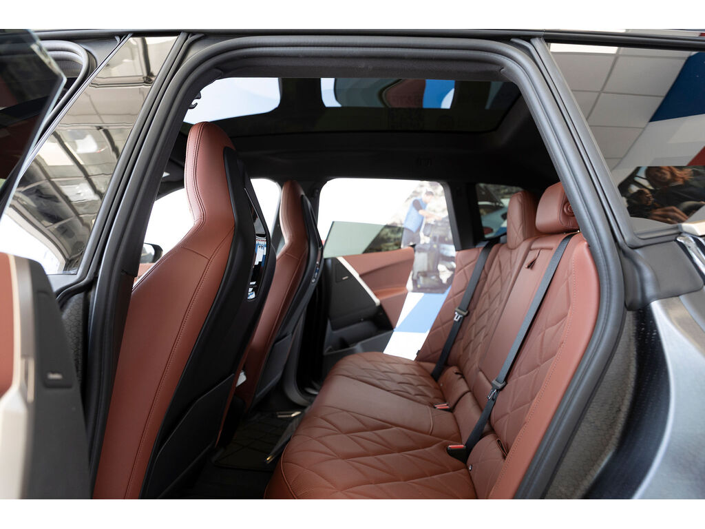 2023 BMW iX xDrive40, Vancouver, Cash
