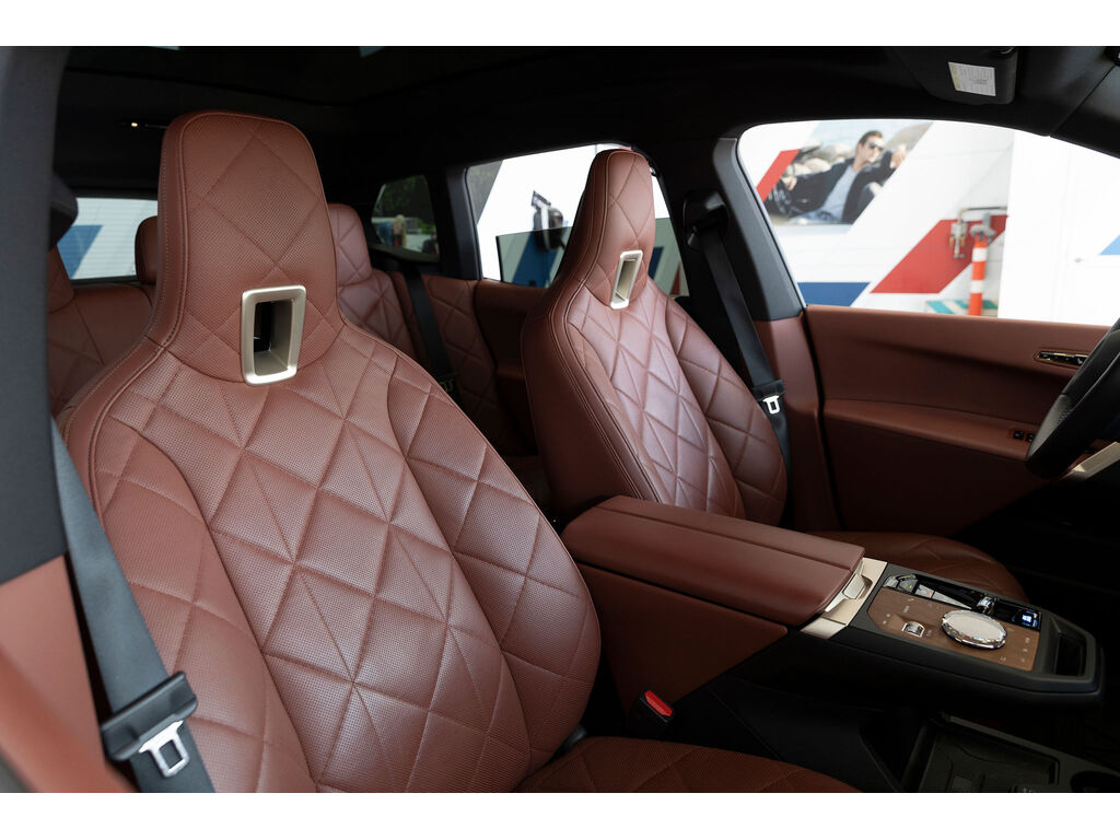 2023 BMW iX xDrive40, Vancouver, Cash
