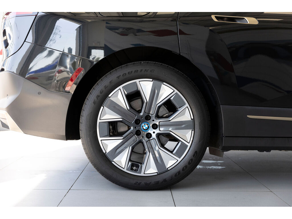 2023 BMW iX xDrive40, Vancouver, Cash