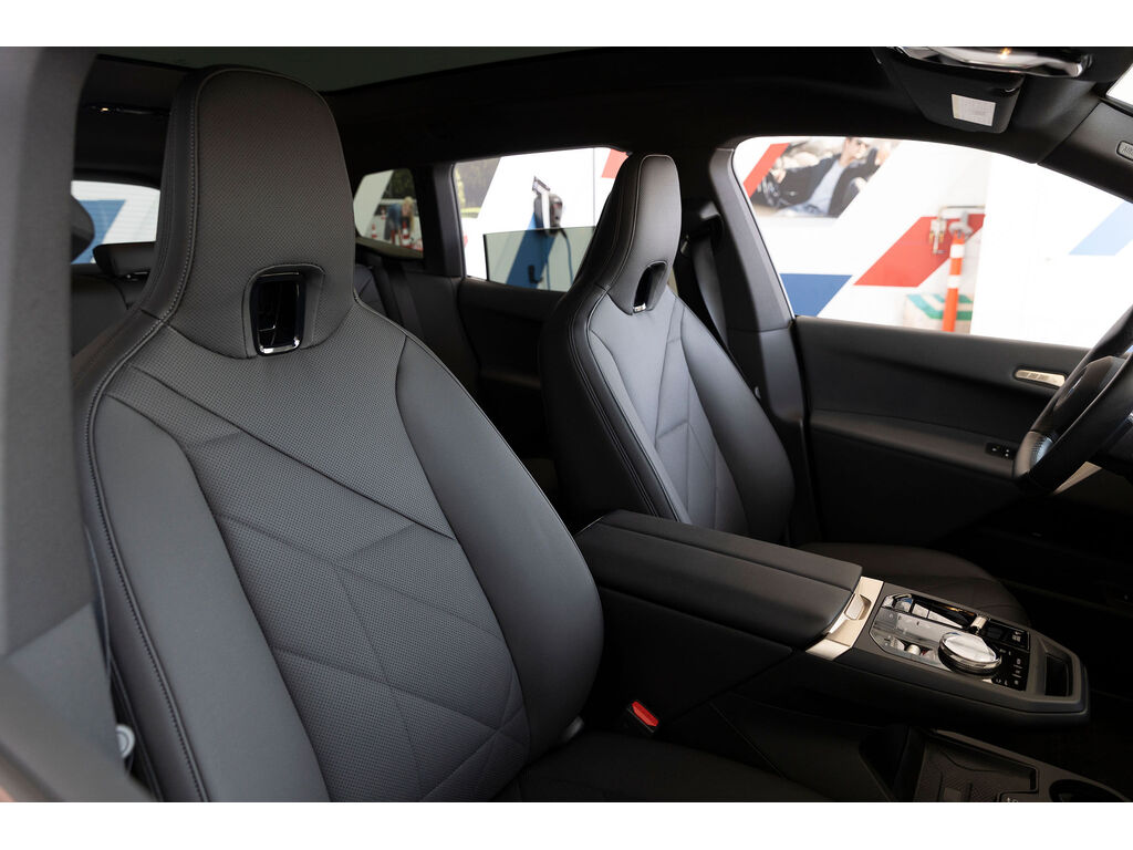 2025 BMW iX xDrive40, 温哥华, 全款车