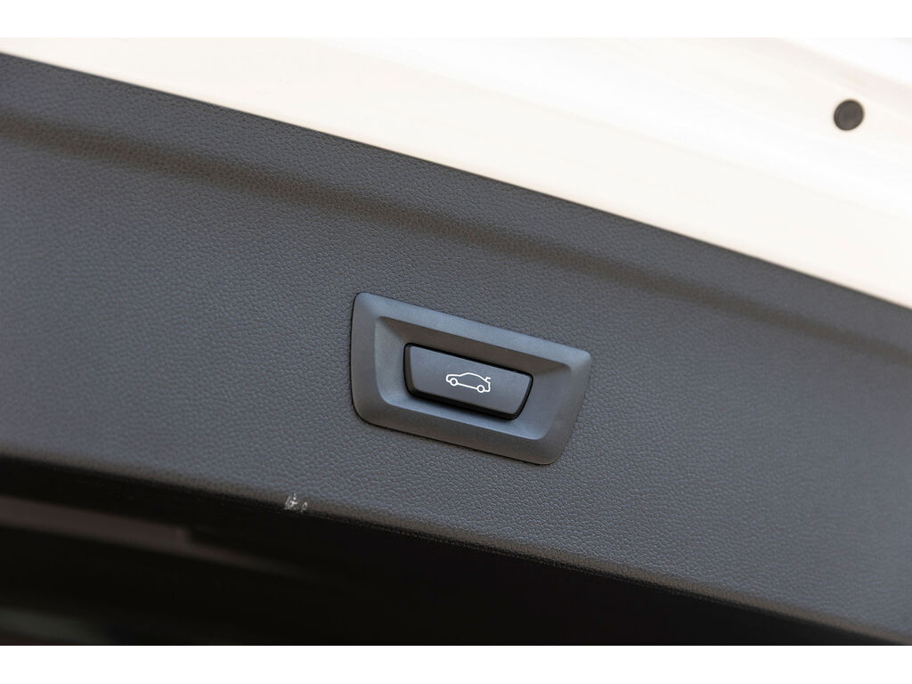 2025 BMW iX xDrive40, 温哥华, 全款车
