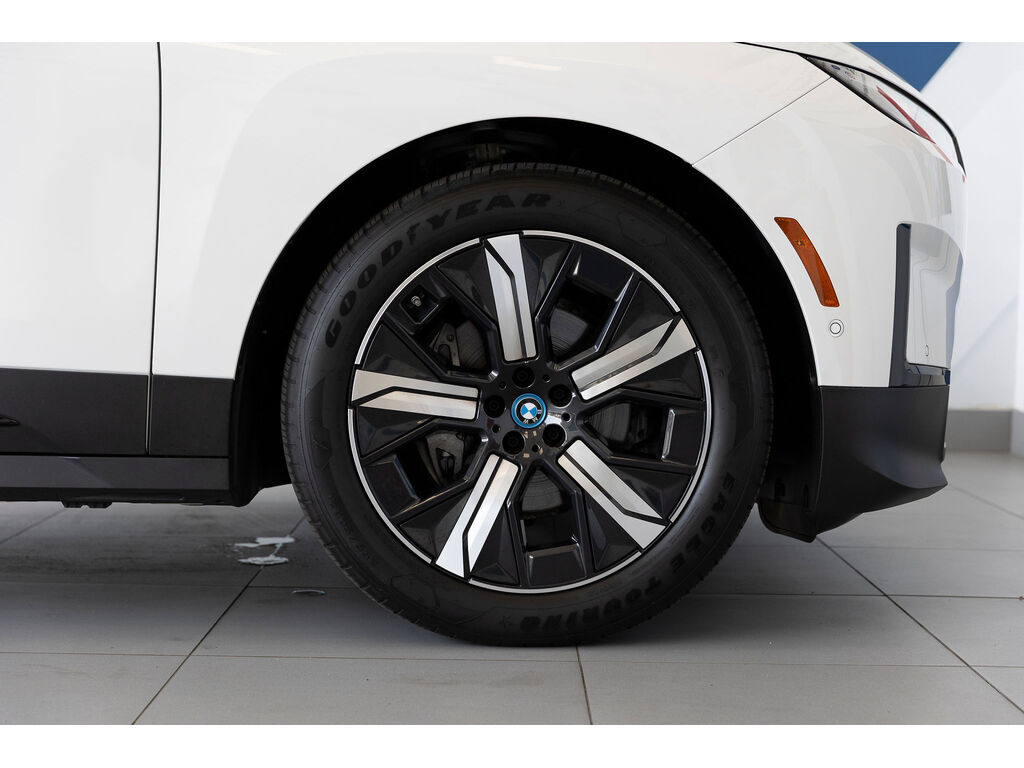 2025 BMW iX xDrive40, 温哥华, 全款车