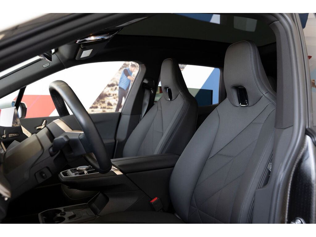 2025 BMW iX xDrive40, 温哥华, 全款车