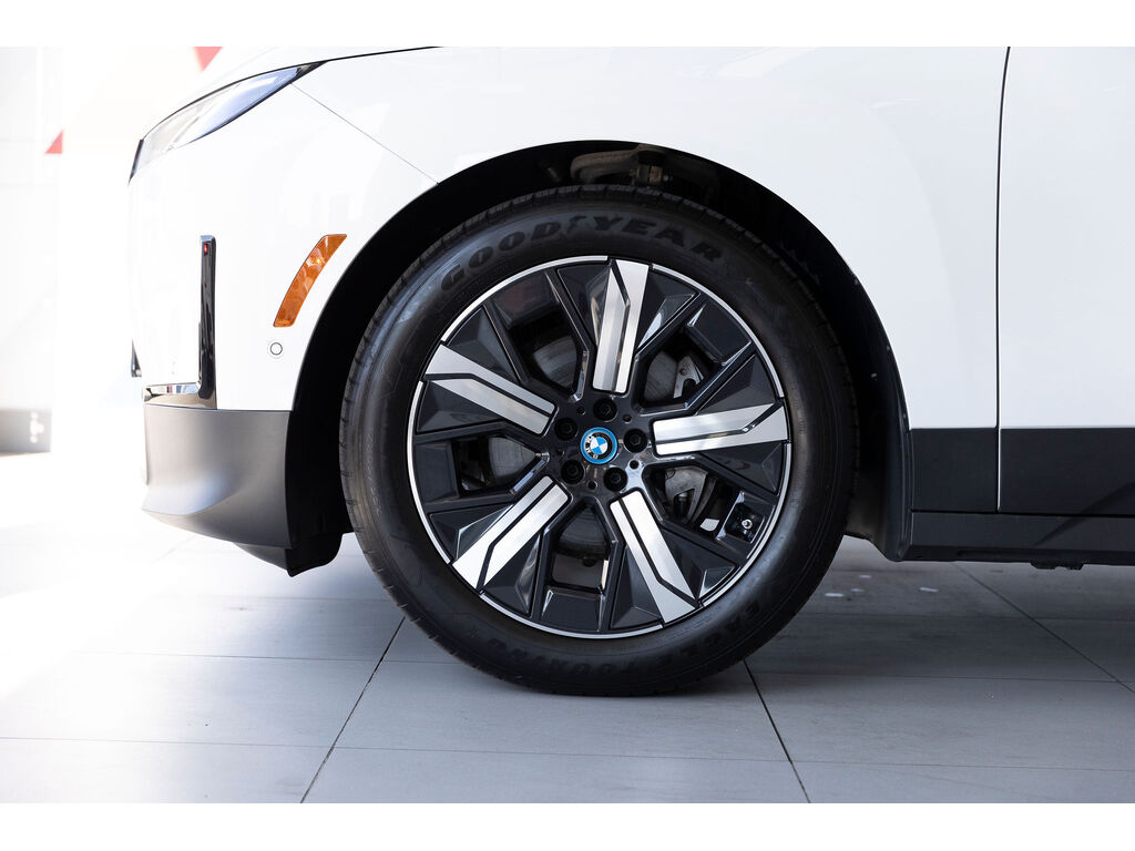 2025 BMW iX xDrive40, 温哥华, 全款车
