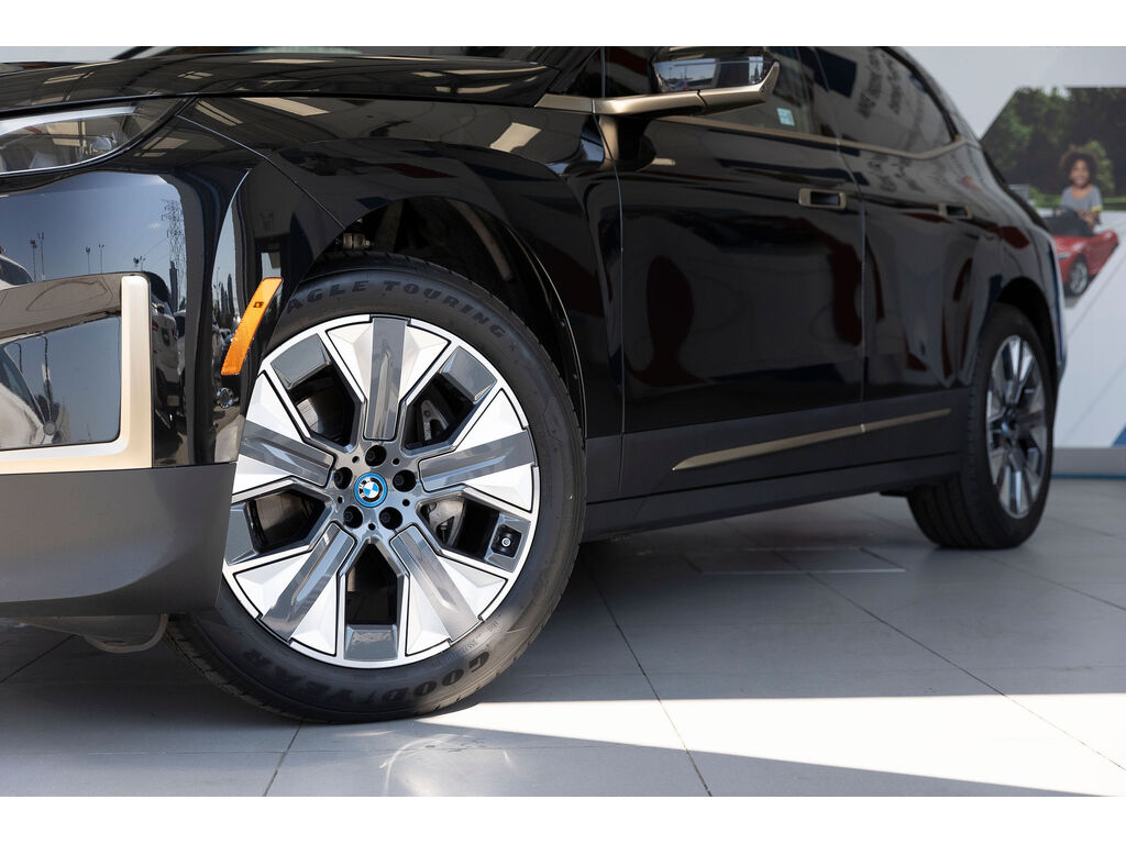 2023 BMW iX xDrive40, Vancouver, Cash