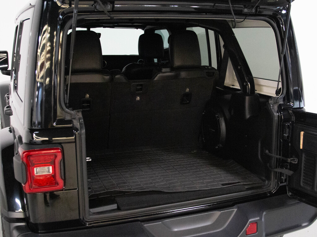 2018 Jeep Wrangler Unlimited Sahara, Toronto, Cash