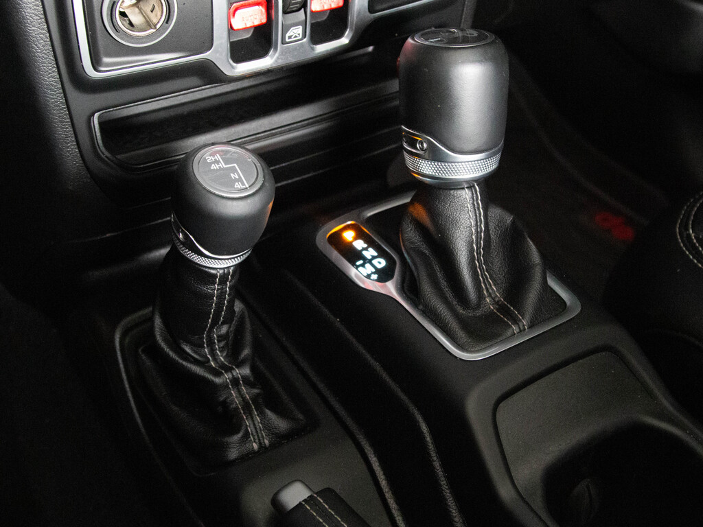 2018 Jeep Wrangler Unlimited Sahara, Toronto, Cash