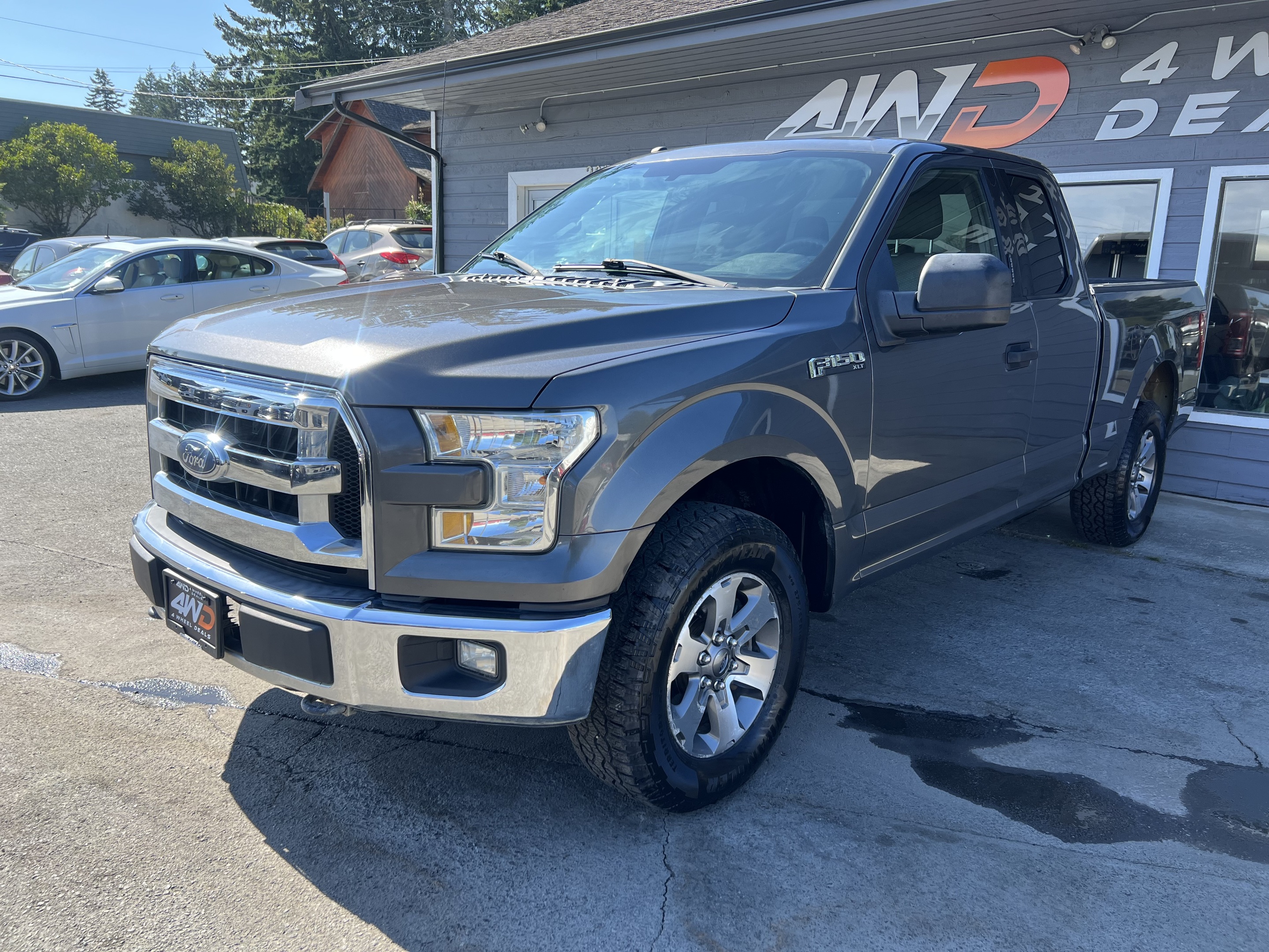 2016 Ford F-150 4WD SuperCab 145  XLT