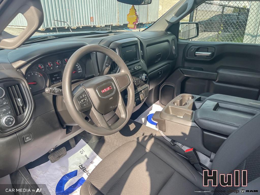 2023 GMC Sierra 1500 4WD Crew Cab 147  Pro v8, 多伦多, 全款车