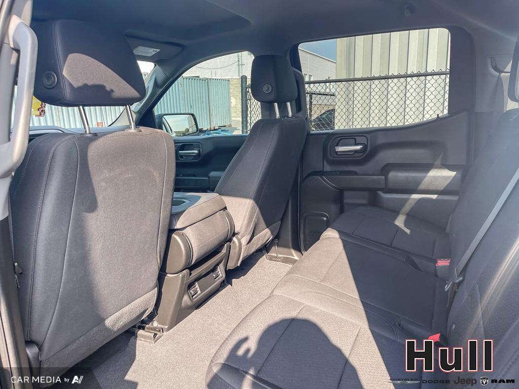 2023 GMC Sierra 1500 4WD Crew Cab 147  Pro v8, 多伦多, 全款车