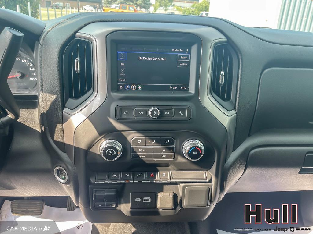 2023 GMC Sierra 1500 4WD Crew Cab 147  Pro v8, 多伦多, 全款车