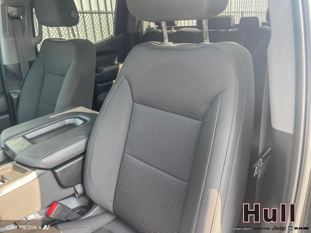 2023 GMC Sierra 1500 4WD Crew Cab 147  Pro v8, 多伦多, 全款车