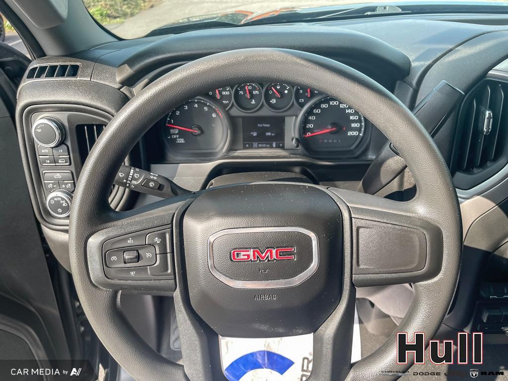 2023 GMC Sierra 1500 4WD Crew Cab 147  Pro v8, 多伦多, 全款车