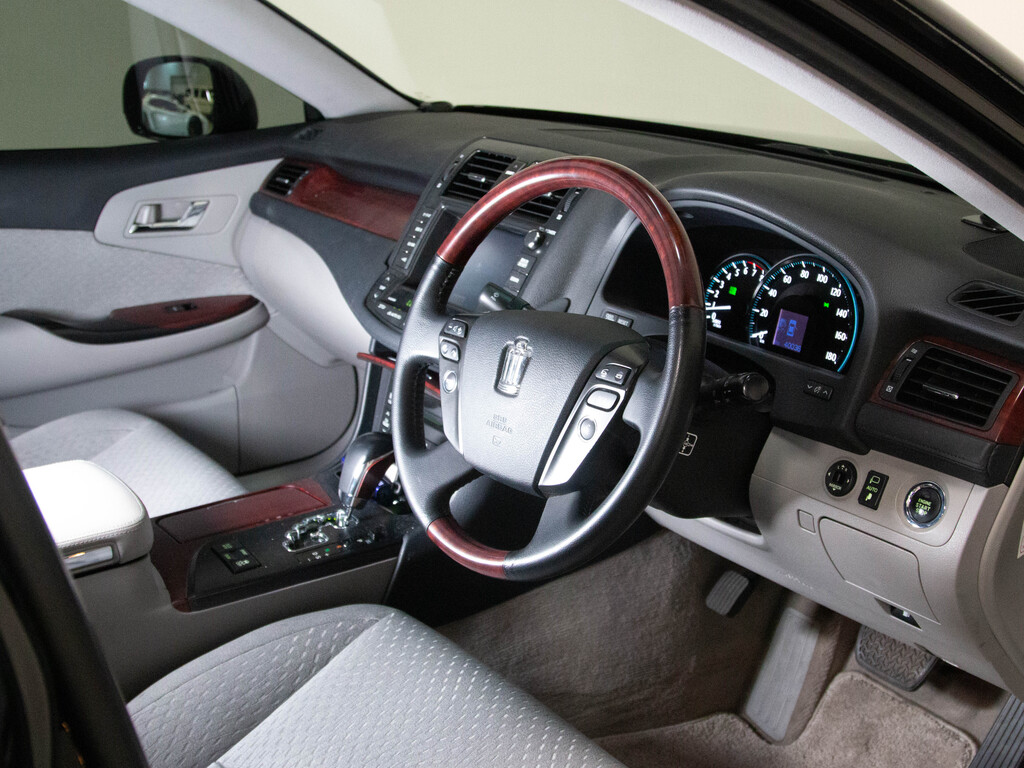 2010 Toyota Crown LEFT HAND DRIVE   REAR CAM   BLID SPOT CAM, 多伦多, 全款车