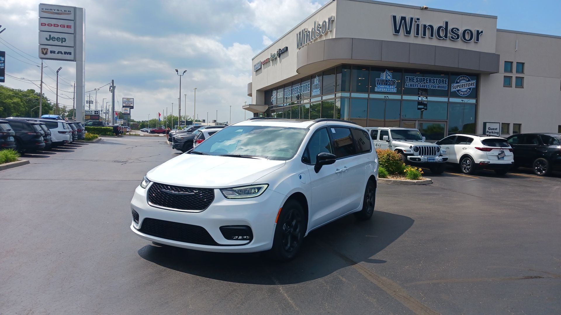 2025 Chrysler Pacifica Plug-in Hybrid