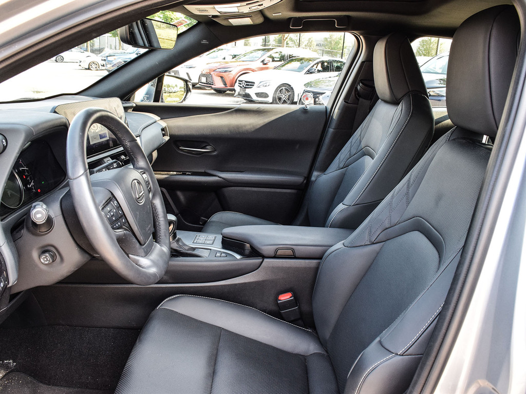 2024 Lexus UX 250h UX 250h, Toronto, Cash